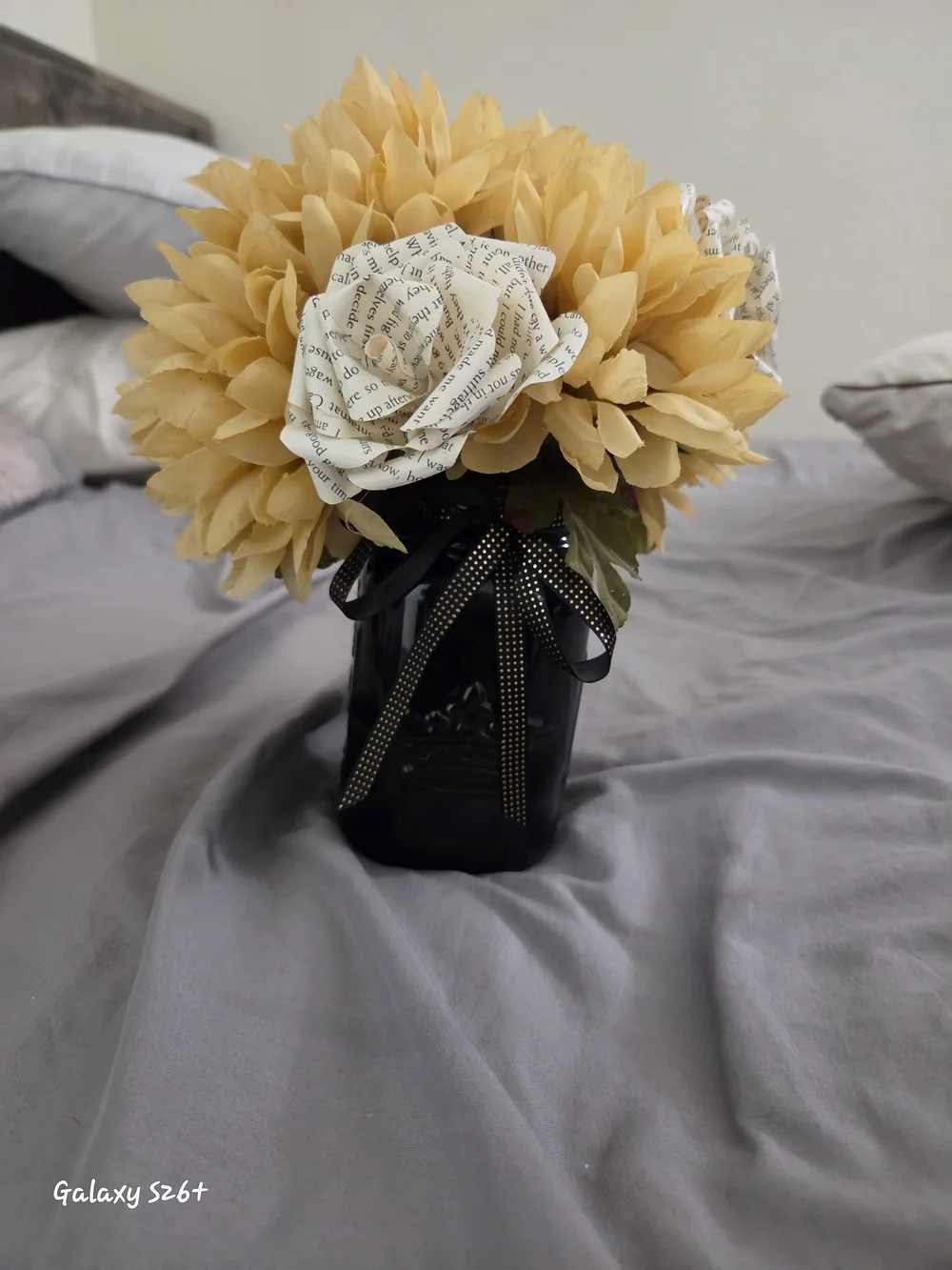 Atifical Rose And Flower Decor